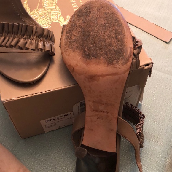 Burberry heels - Picture 2 of 3